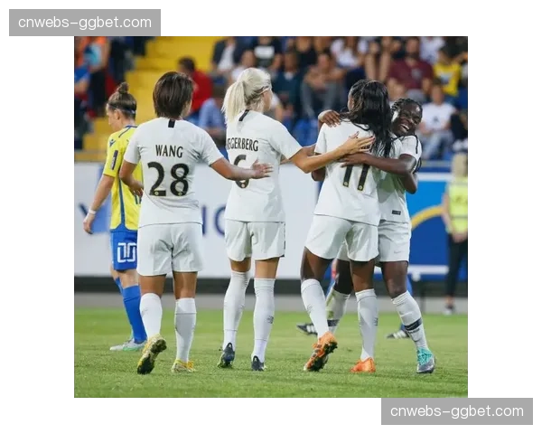 “通讯：巴黎圣日耳曼女足欧冠主场门票售罄，创法国女足观赛新纪录”