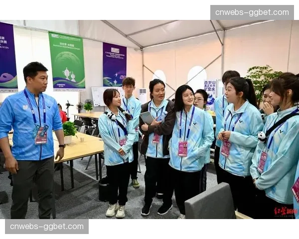 志愿者故事：一位退休体育教师在汤尤杯担任场地擦地员